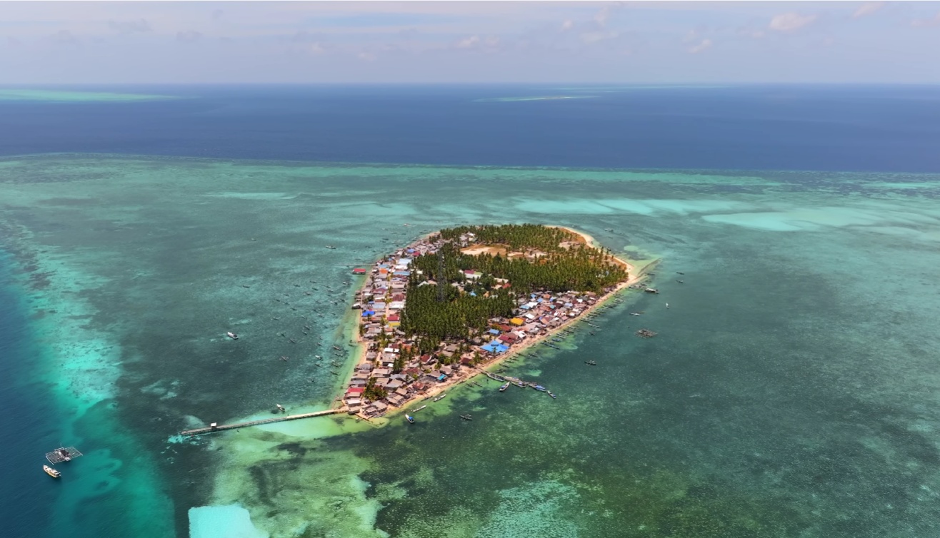 Ekspedisi Atol Taka Bonerate: Terumbu Karang Raksasa & Laguna Hiu Kecil