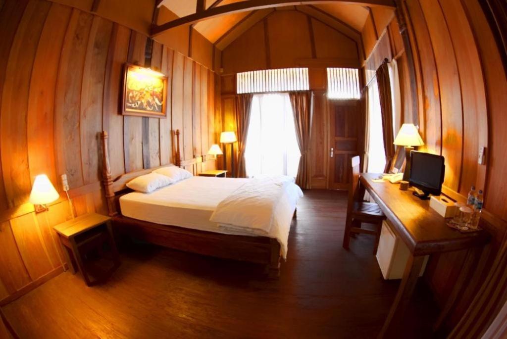 Wakatobi Patuno Diving and Beach Resort