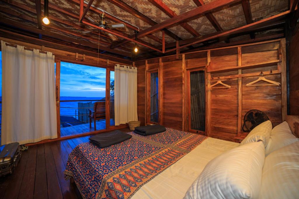Tevana House Reef