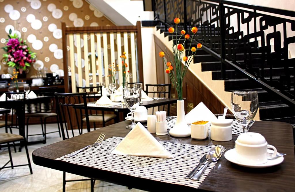 Mel's Inn Manado