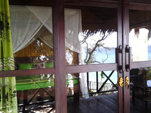 Nini's Beach Bungalows