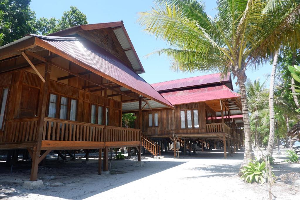 Wakatobi Patuno Diving and Beach Resort