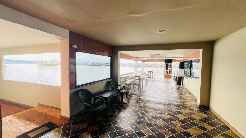 Wisma Sidapore teluk bayur Salakan
