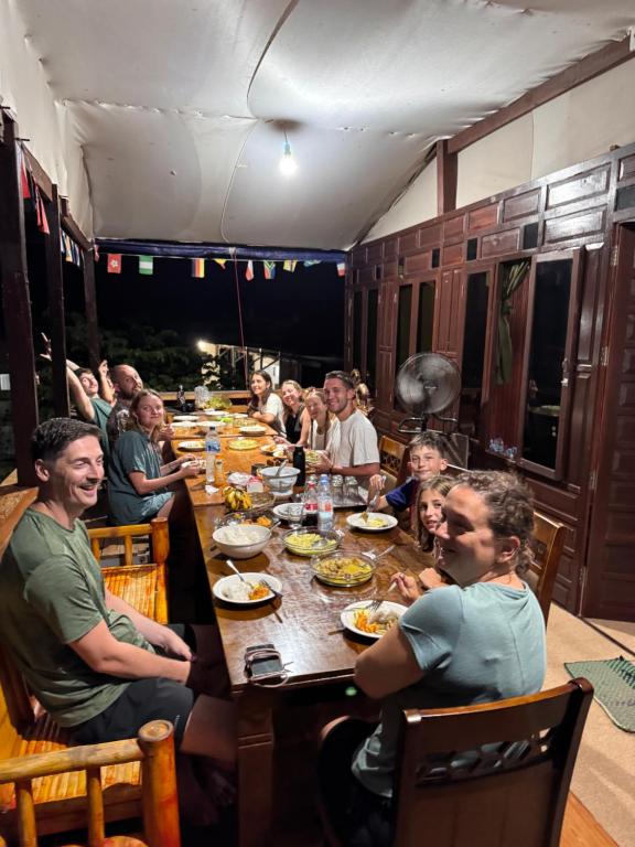 NASRUL HOUSE HOMESTAY FOR BACKPACKERS