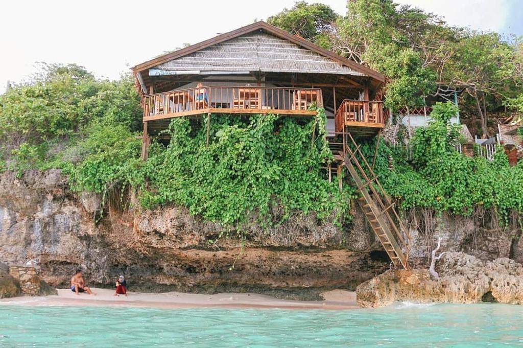 Cosmos Bungalows
