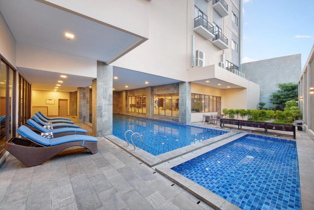 Aston Palu Hotel & Conference Center