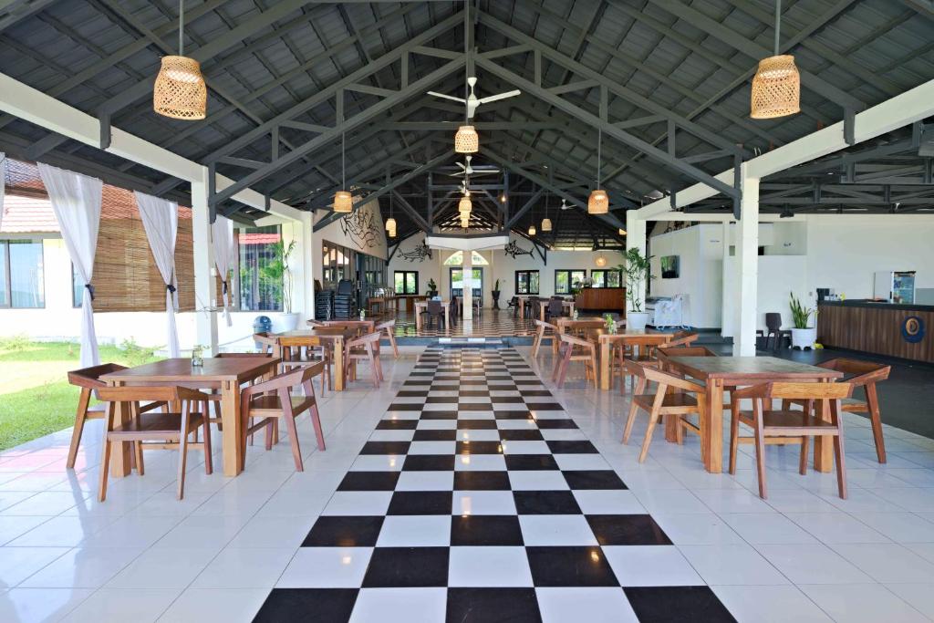 Oceana Dive Resort
