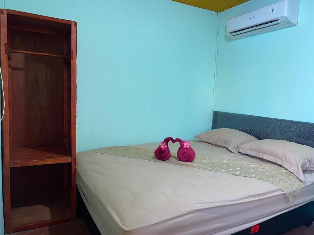 Three Ken Homestay & Cafe