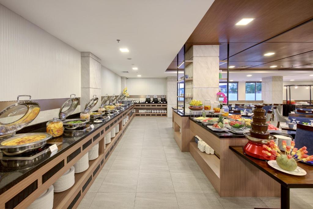 Aston Palu Hotel & Conference Center
