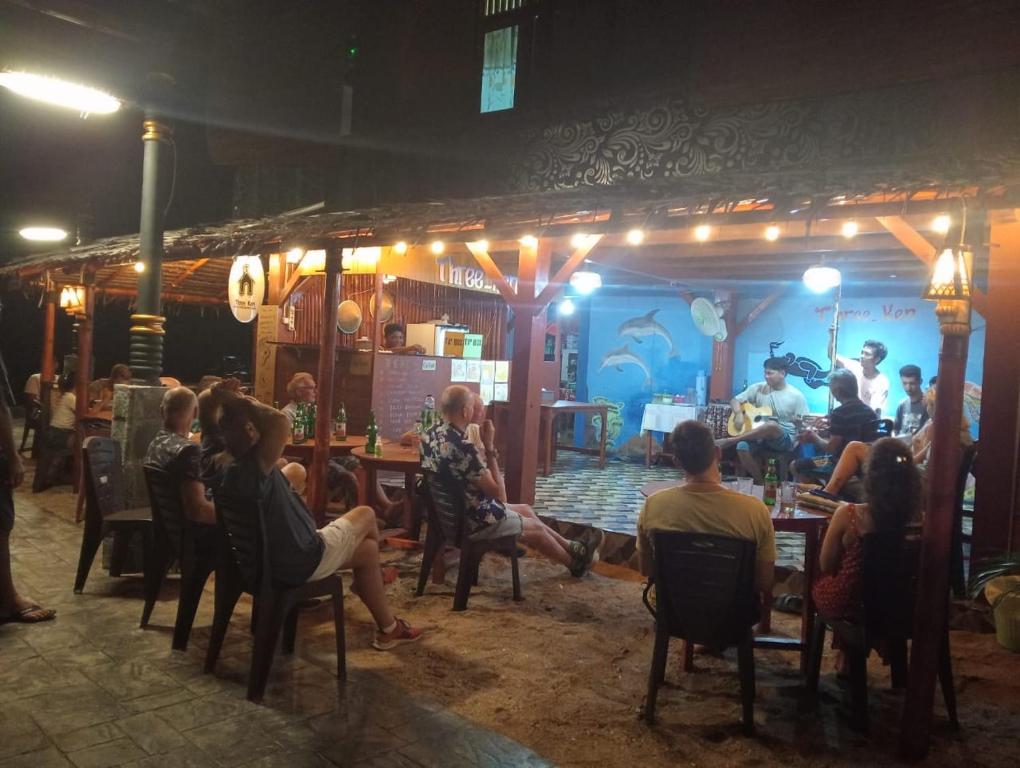 Three Ken Homestay & Cafe