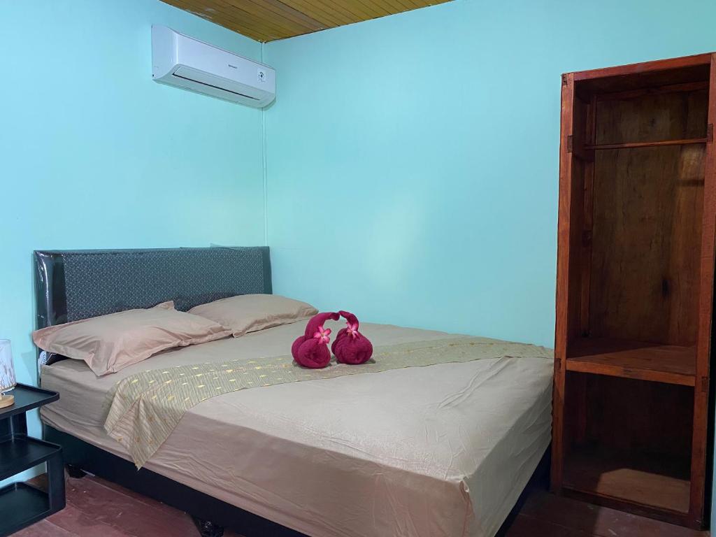 Three Ken Homestay & Cafe